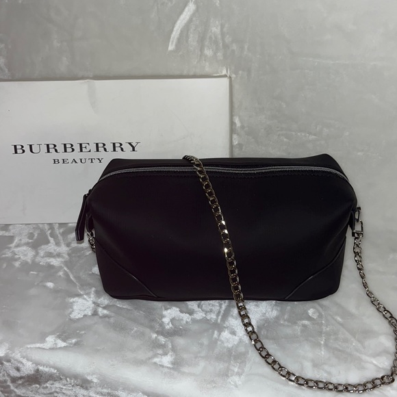 Burberry Handbags - NWT Burberry Crossbody